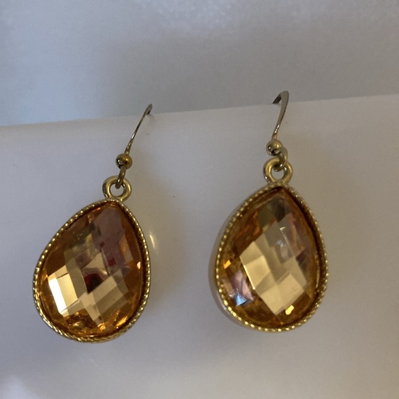 NWOT - Goldtone Pear Shaped Citrine Crystal French Hook Drop Pierced Earrings - Picture 3 of 9